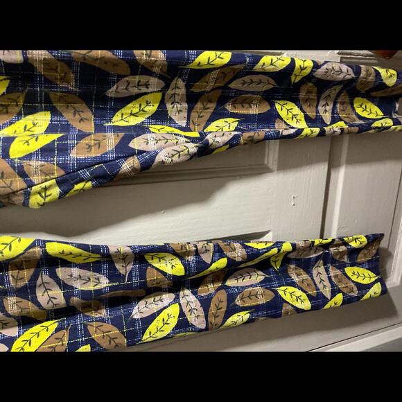 LulaRoe Vibrant Leaf Print Leggings TC - Picture 5 of 9